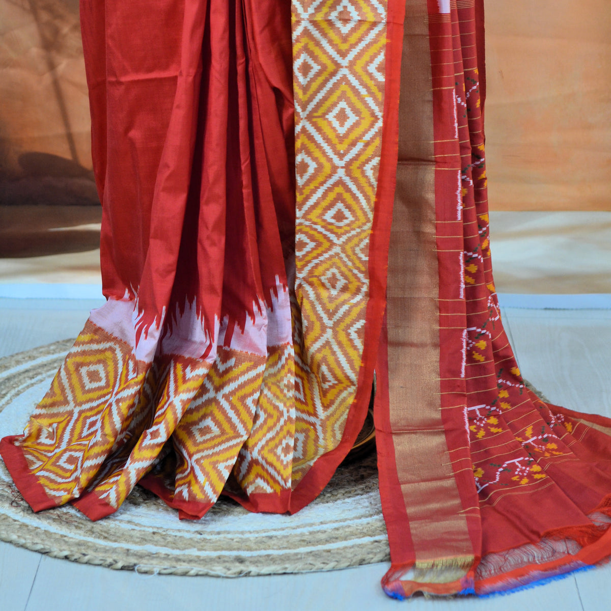 POCHAMPALLY HANDLOOM SAREE