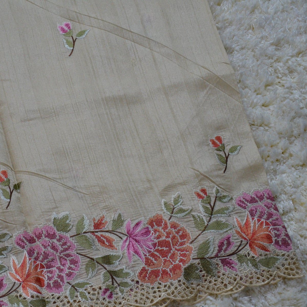 TUSSAR SAREE WITH THREAD EMBROIDERY