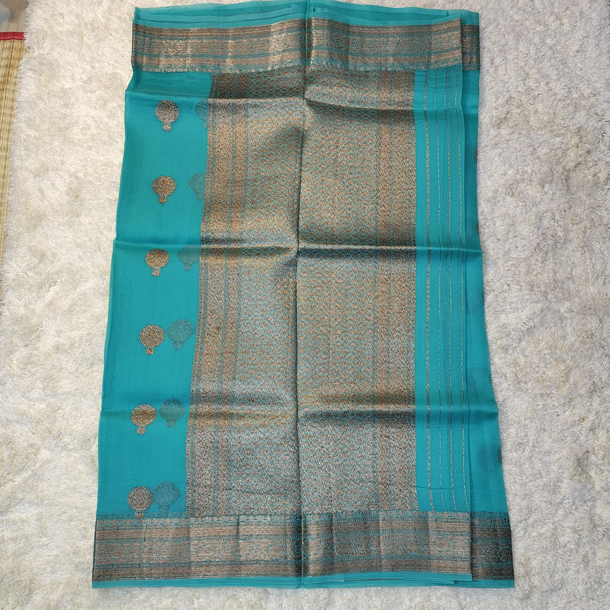 KORA ANTIQUE KADHUVA SAREE